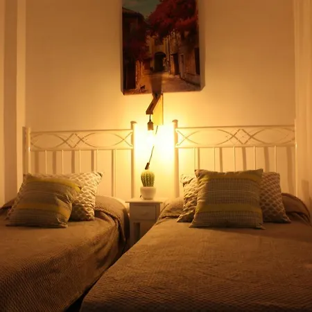 Apartament Marq 17 *