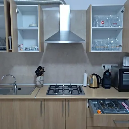 Apartament Marq 17 *