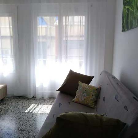 Apartament Marq 17 *