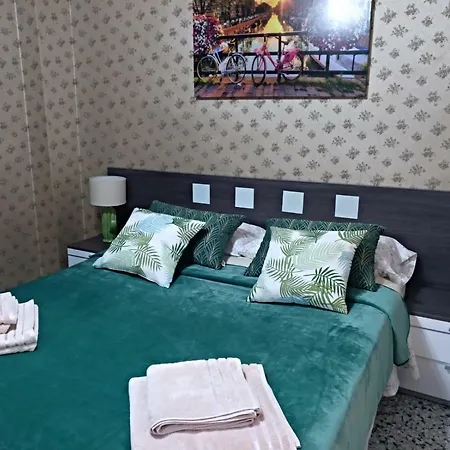 Apartament Marq 17 *